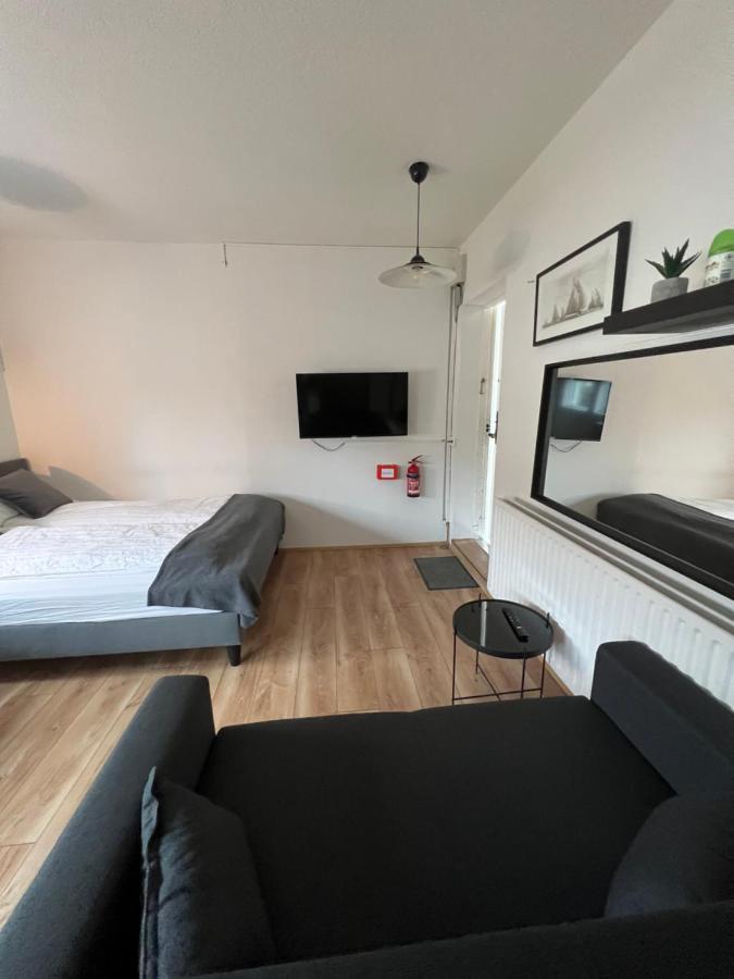 Studio Apartment In Hafnarfjörður Bagian luar foto